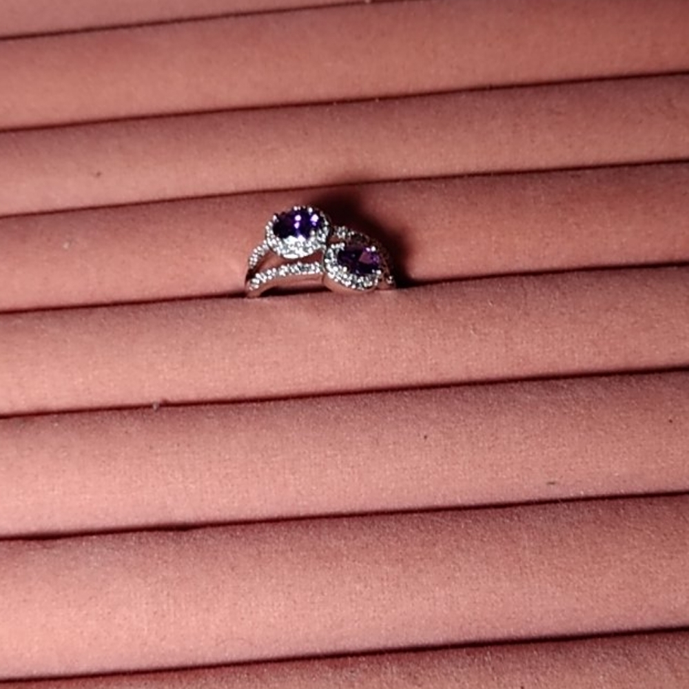 Ring - Picture 2 of 4